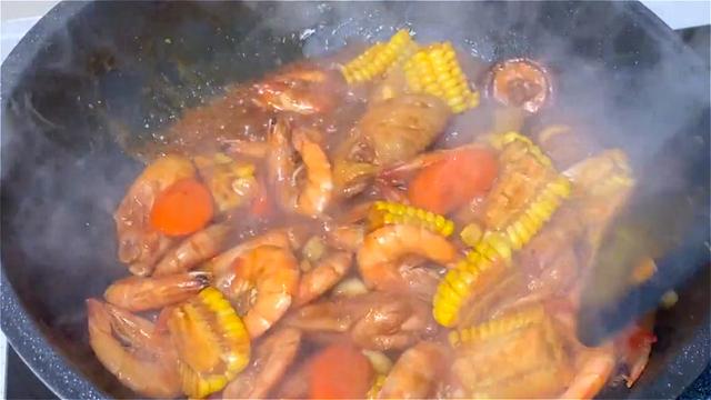 快元旦了，分享一道待客硬菜，有荤有素很豪华，香而不腻，真抢手