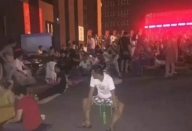『暖先生格调』今年中考，哈市家长深夜排队的火爆一幕将不再上演！