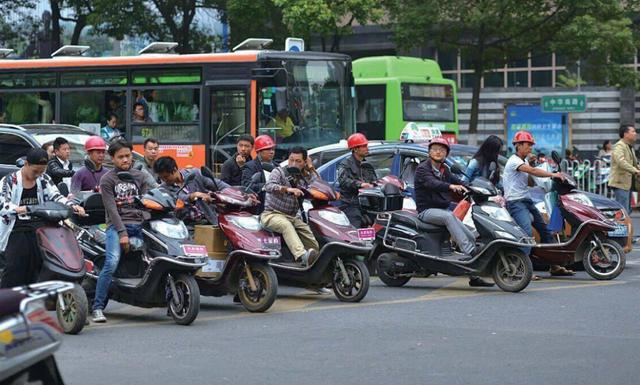 电动三蹦子电动车那么危险！为啥不禁止？