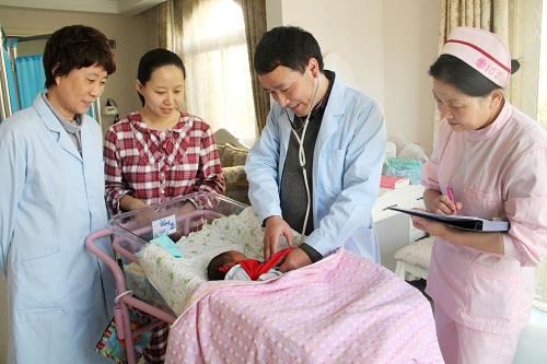 【超级宝妈】产妇被医生问“隐私”问题，感觉难为情而不作声，医生：如实回答