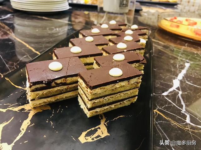 人均200+的五星级酒店自助餐，怎么吃才能回本？