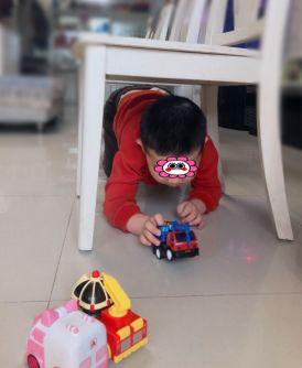 你的育儿经■孩子好动、经常摇头晃脑，喜欢咬东西，8个小游戏教你科学应对
