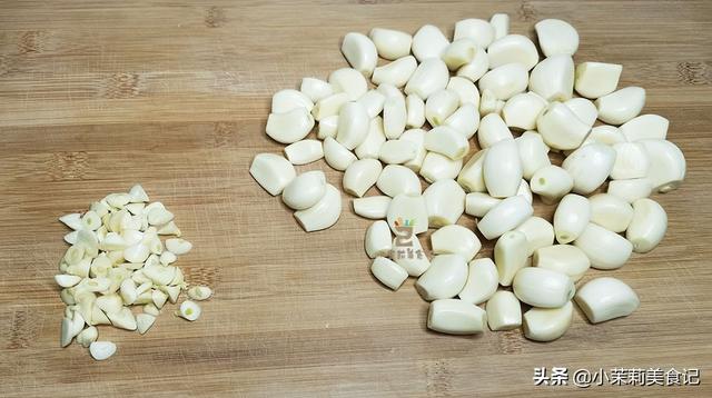 泡腊八蒜，记住“1切2腌3泡”，1天就变绿，炒菜蘸饺子脆又香