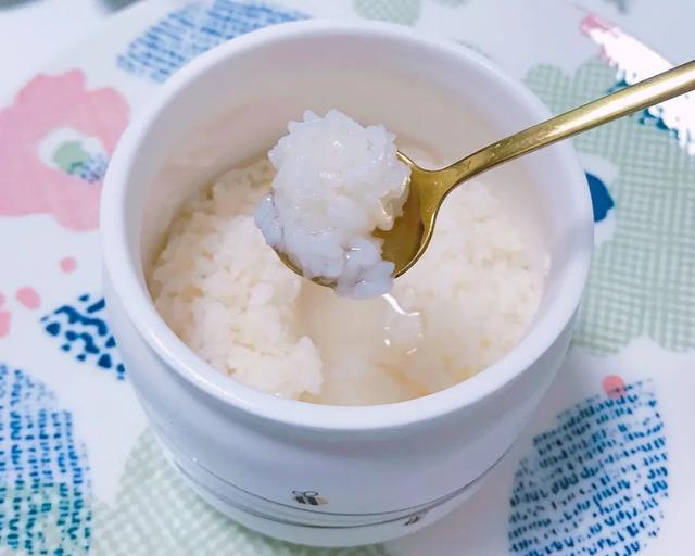 天气凉别再吃冷饮了，试试这道甜品吧！超级好吃又补气血哦