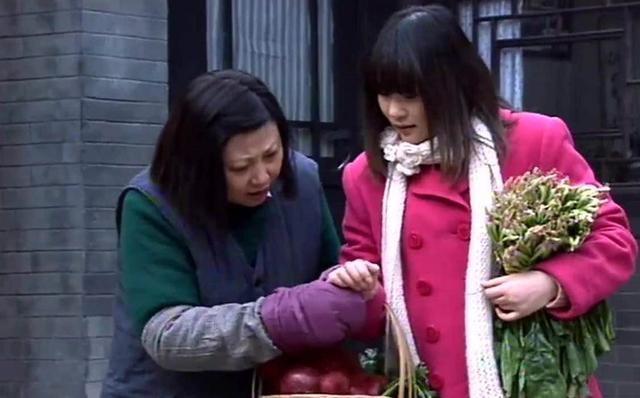 「超级宝妈」“奶完孩子掀了桌子”，产后这4种家庭冷暴力，希望你没遇到过