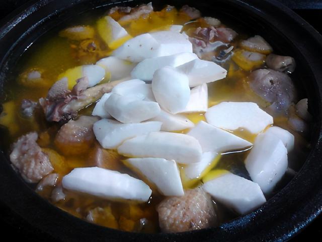 炖鸡汤，不要先焯水或者直接炖，教你正确做法，鸡汤鲜香，无腥味