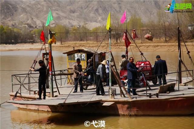 旅行百事通:甘肃有座小城,丹霞中的杏花村,被称为全国奇观!却少有游人