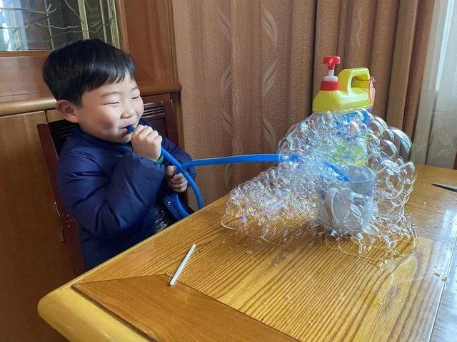 「你的育儿经」为孩子制定个性化的“宅家陪伴秘籍”