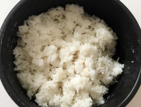 大米饭|做蛋炒饭，先炒鸡蛋是不对的，学会正确做法，米饭粒粒分明还金黄