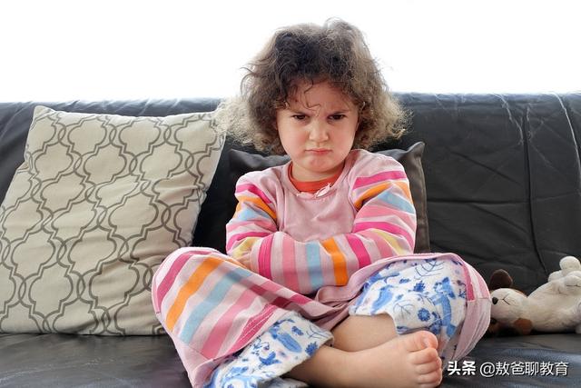 『超级宝妈』孩子逆反耍赖难教育？需改变沟通方式，父母这样沟通孩子最不抵触