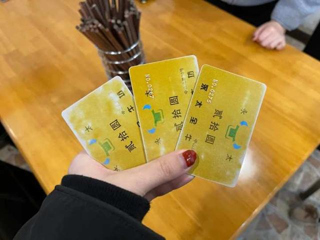 店里|中山北路这家潮州牛肉馆，创造了24年等位神话！真90年代的“杭州初代网红”