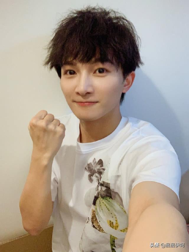 周深唱一句就能让人听上几百遍!开口跪!《青春环游记2》必追|资讯早知道