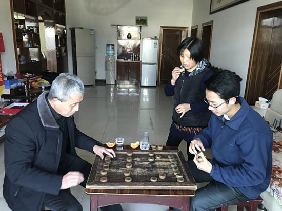 [你的育儿经]万家里：好家风孕育出“最美科学教子家庭”