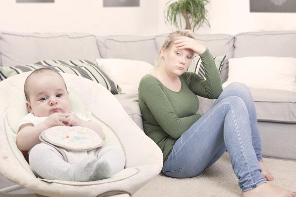 「超级宝妈」孩子喜欢抓妈妈头发，可能是因为这几方面，妈妈们要多了解一下