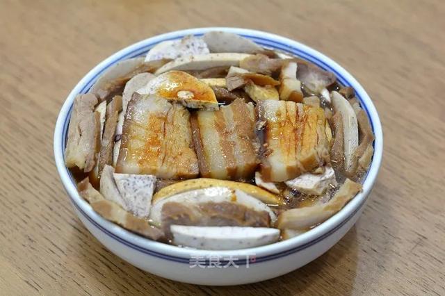 芋头扣肉：鲜香软糯，一点都不油腻，宴客也有面儿