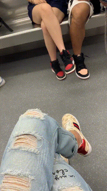 搞笑gif:我不怕你冤枉我,只是怕你不爱我了