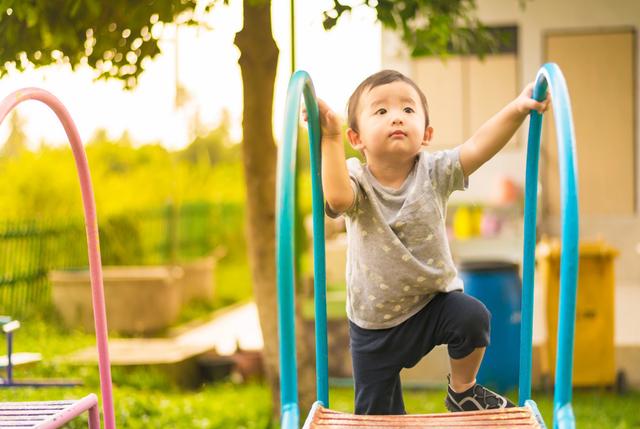 为啥说“越聪明的孩子越难带”？孩子这些特征别嫌弃，要正确引导