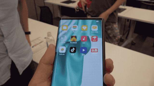 苹果「折叠屏」终于要来了！售价还不到一万，这才是旗舰机的样子