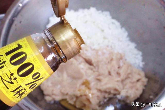 冬天，猪肉牛肉靠边站，这肉营养全面，搭配萝卜做成蒸菜太鲜嫩了