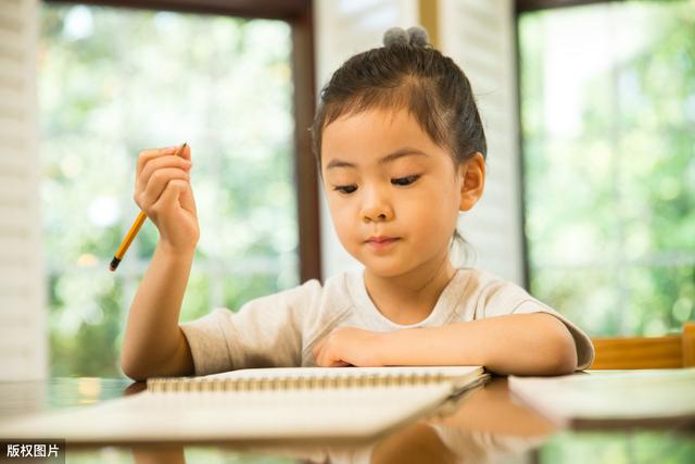 【超级宝妈】孩子不写作业？家长这么做，孩子每天主动写作业，值得收藏