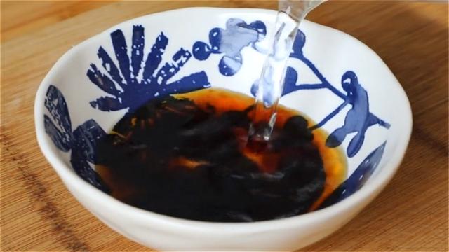 白菜浑身都是宝，教你秘制做法，不炒不炖，鲜嫩多汁，营养丰富