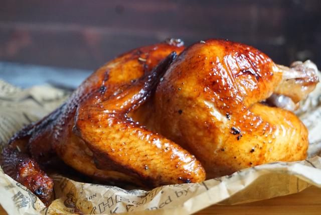 烤鸡这样做，汁水饱满，上桌就抢光，只因加了这一样东西