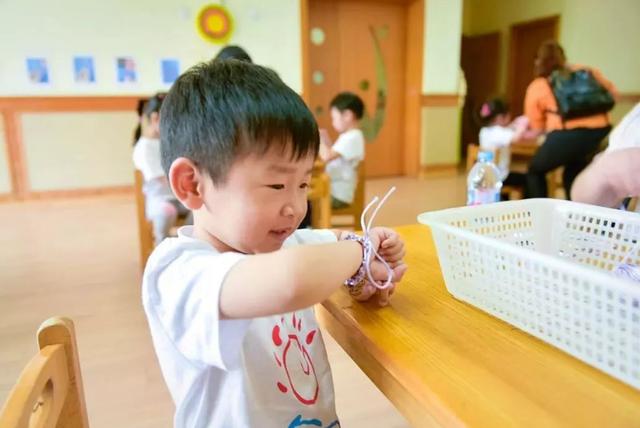 幼儿园并不是越早上越好，超前教育只会影响孩子，小学后差距拉开