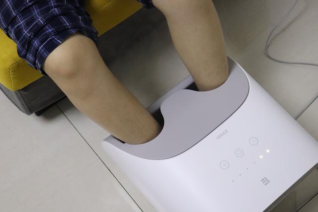 年轻人何必只泡枸杞，加上左点小仙智能蒸汽足浴盆会更舒爽