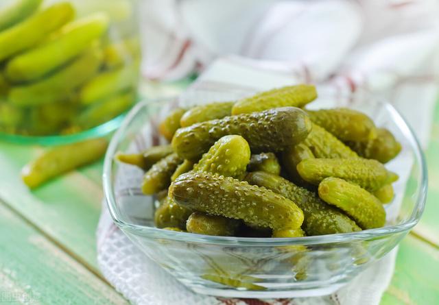记住这两招，教你制作又脆又爽口的腌黄瓜