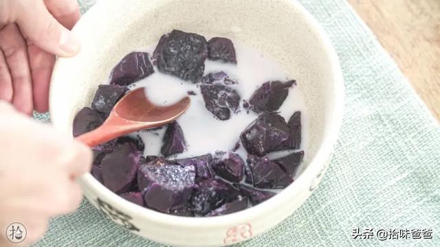 「你的育儿经」糯叽的细腻口感，配上浓郁的奶香。