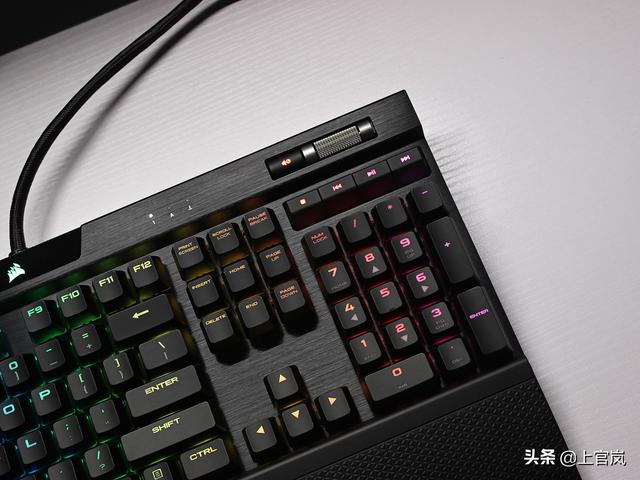 终于还是上了这条贼船，海盗船K70 RGB MK.2键盘开箱