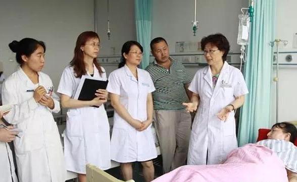你的育儿经|生孩子去妇幼保健院好还是人民医院好？医生是这样说的，受教了