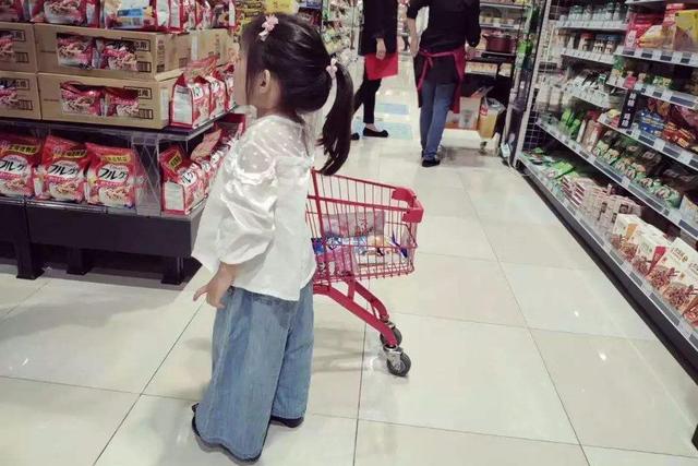 超级宝妈|孩子“调皮捣蛋”很头疼？5个特点代表孩子聪明，家长别不当回事