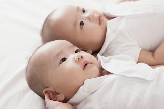 「你的育儿经」孕妇肚子里有2个胎儿，正开心，医生却说不是双胞胎