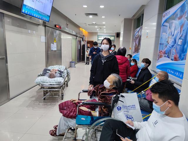 影像|两年半前他们第一个“吃螃蟹”，已使上万