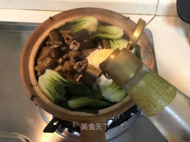 天冷了，自制一份香喷喷的煲仔饭！有菜有肉，越嚼越香
