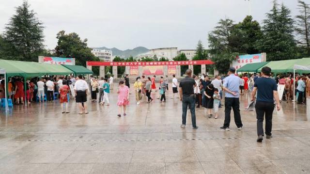 博士|浙中医大博士团赴嵊州送医下乡，把喝水的时间都节约下来，只为服务更多百姓