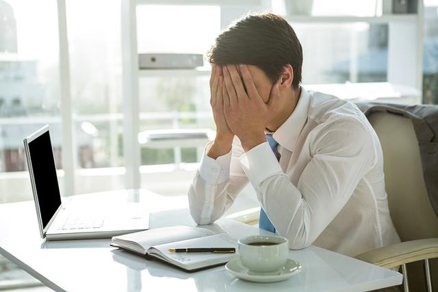 [勇哥科技]面对繁重的网课，到底该不该买护眼显示设备？