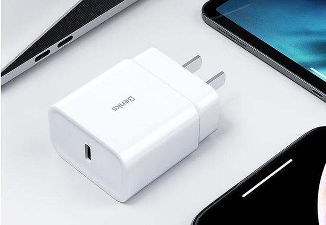 勇哥科技■iPhone 11的最佳搭档：PD快充头有哪些值得买？