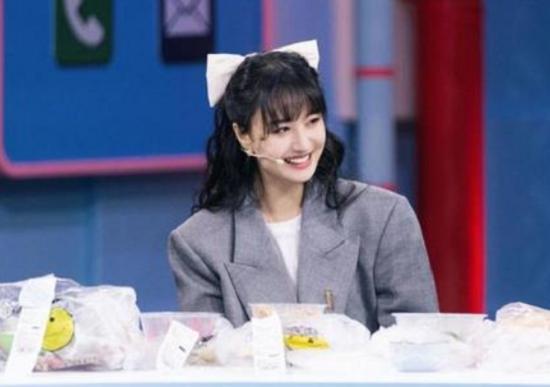 郑爽新综艺刚开播,本人就哭诉压力大不想录了?看看吴奇隆的态度|资讯早知道