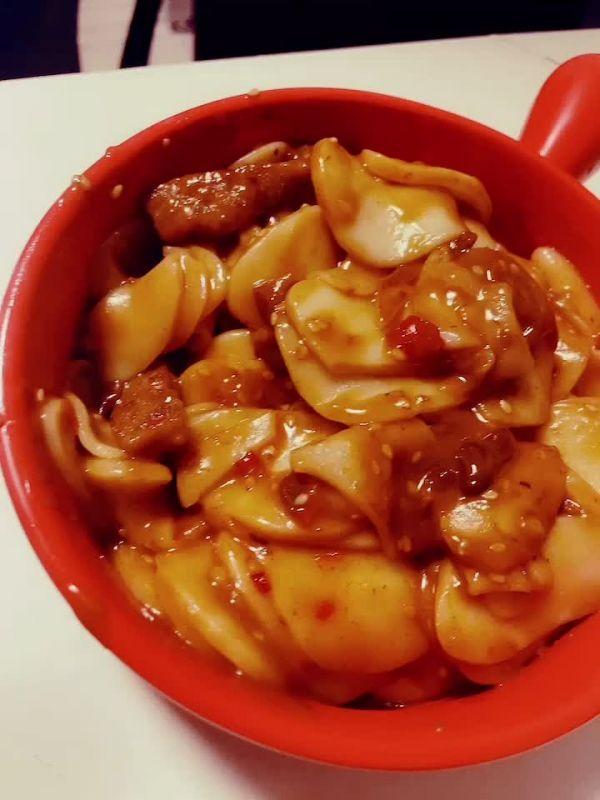 #福气年夜菜#年味十足 芝麻嫩牛炒年糕