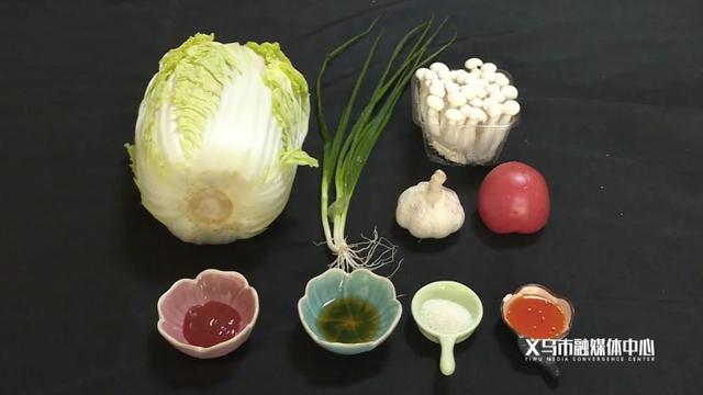 天冷了，来一道热乎乎的白菜肥牛锅吧