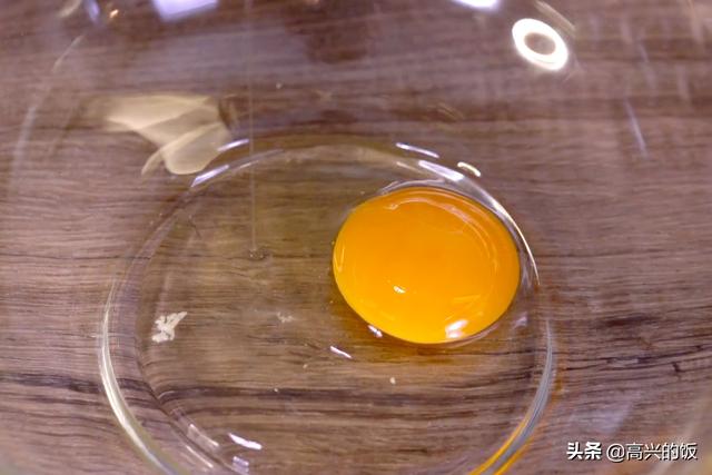 糯米里加牛奶、鸡蛋，年糕这样做，不用揉面，有营养，而且更弹牙