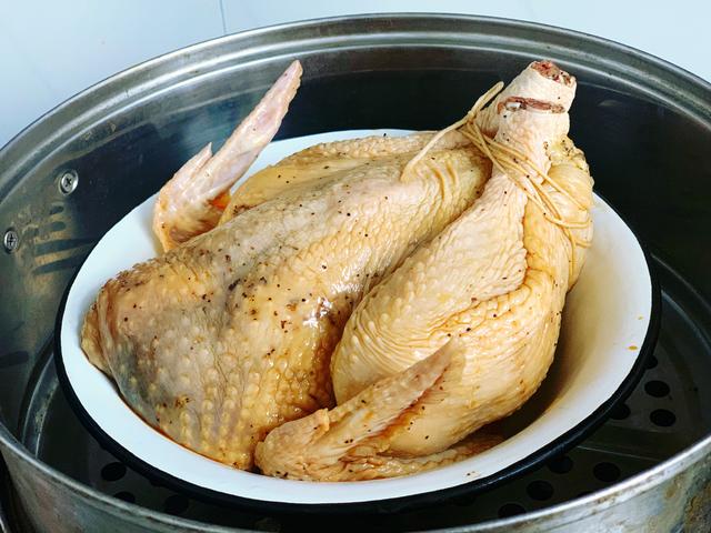 烤鸡还在外面买？在家做一样外酥里嫩，嫩滑多汁，一人吃一只