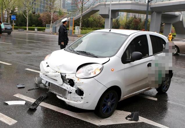 “共享汽车”被叫停，网友坦言：早该如此了