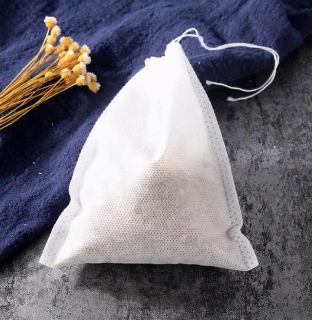 五香卤牛肉怎么做？比例和配方告诉你，牛肉红润油亮，酥烂鲜香