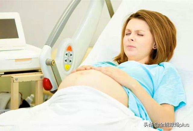【超级宝妈】孕晚期这3个“临产”信号，暗示胎宝随时发动，孕妈别“犯”糊涂