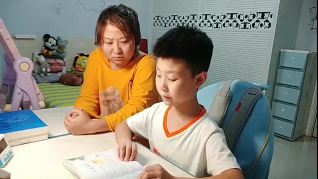 你的育儿经|「承德高新区阳光四季小学 班级特色活动」书香飘万家 阅读润童心