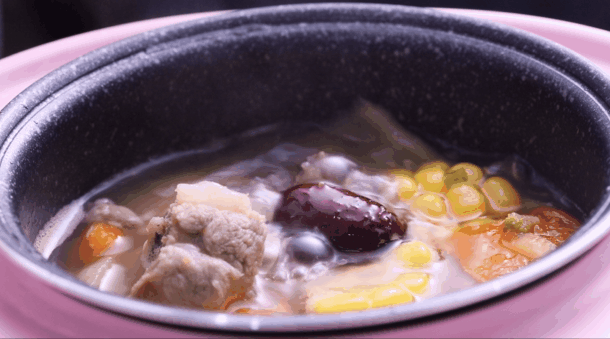 这个0.8L的迷你电饭煲，竟煮饭、煮粥、煲汤、蒸菜样样精通