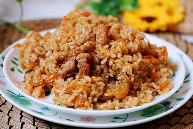 电饭锅版羊肉抓饭，简单易做，鲜香美味，几步就能轻松搞定